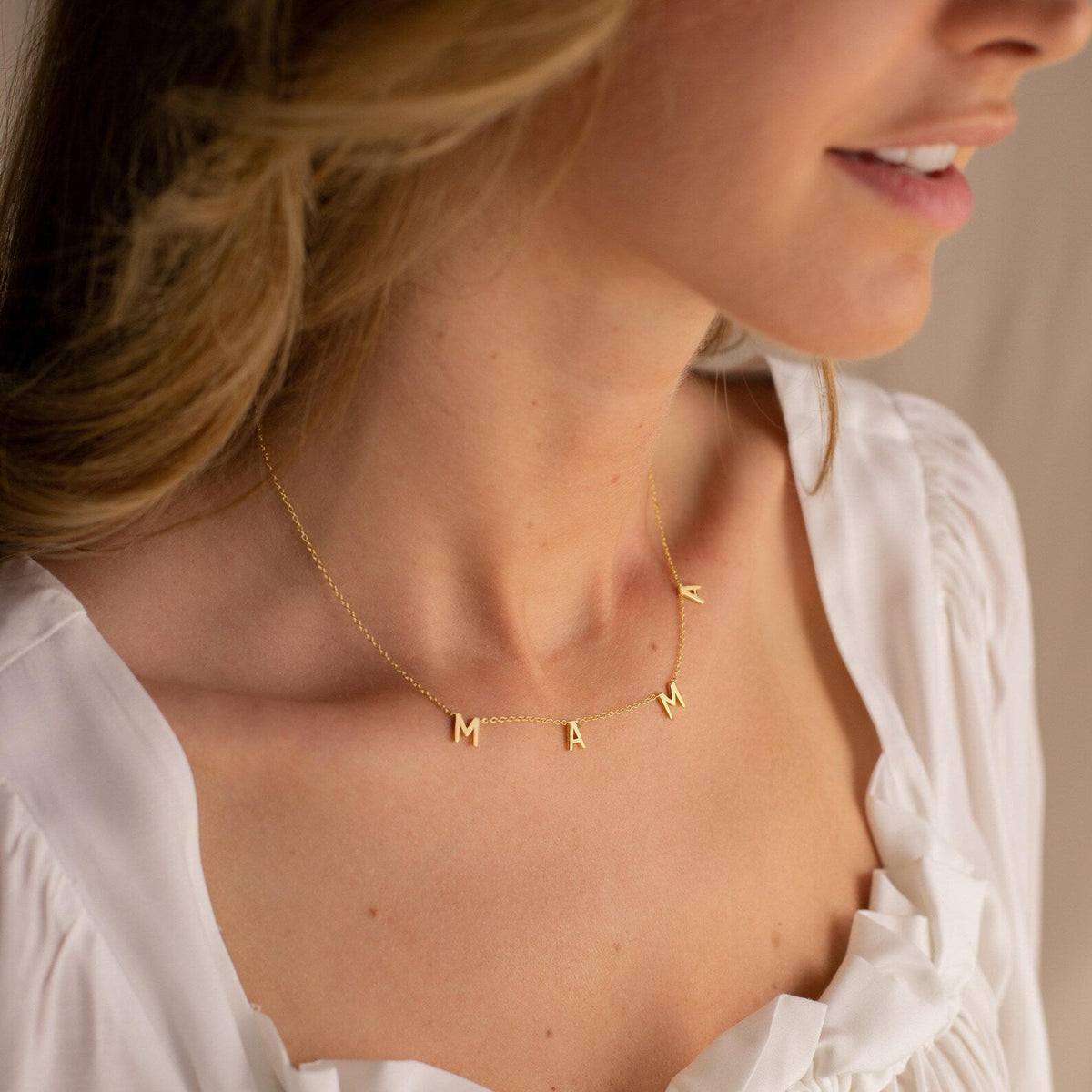 Collar de Letras Espaciadas Personalizado