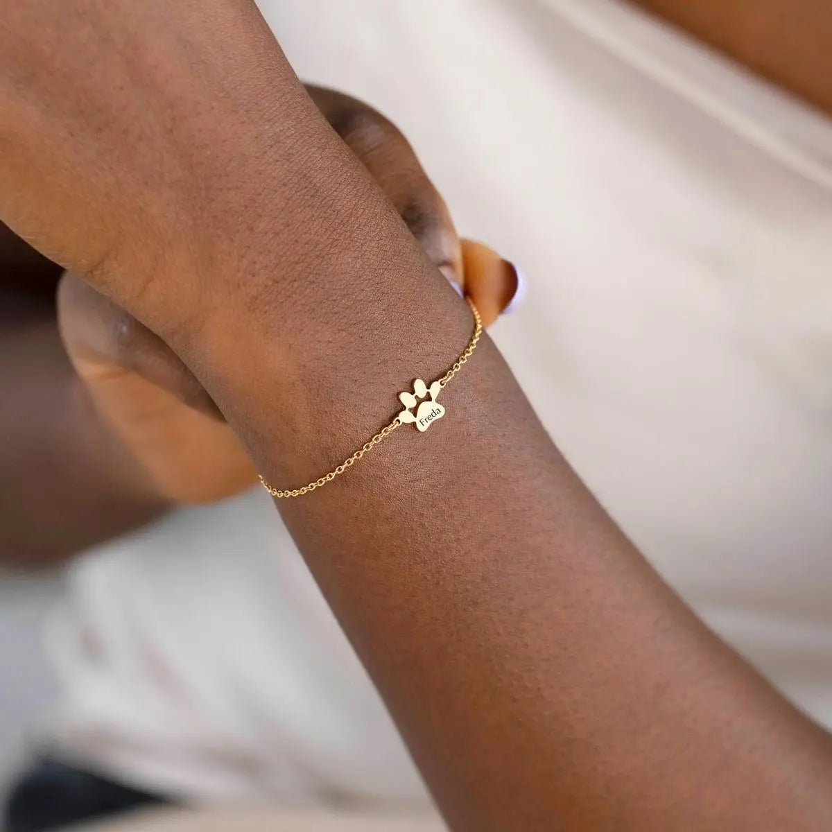 Pulsera de Nombre con Huellas Personalizada
