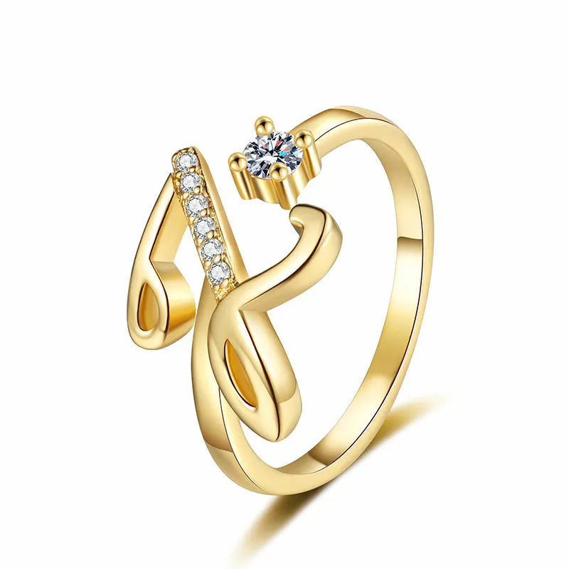 Anillo Lumévara™ de Corazón con Inicial – Personalizado y Elegante
