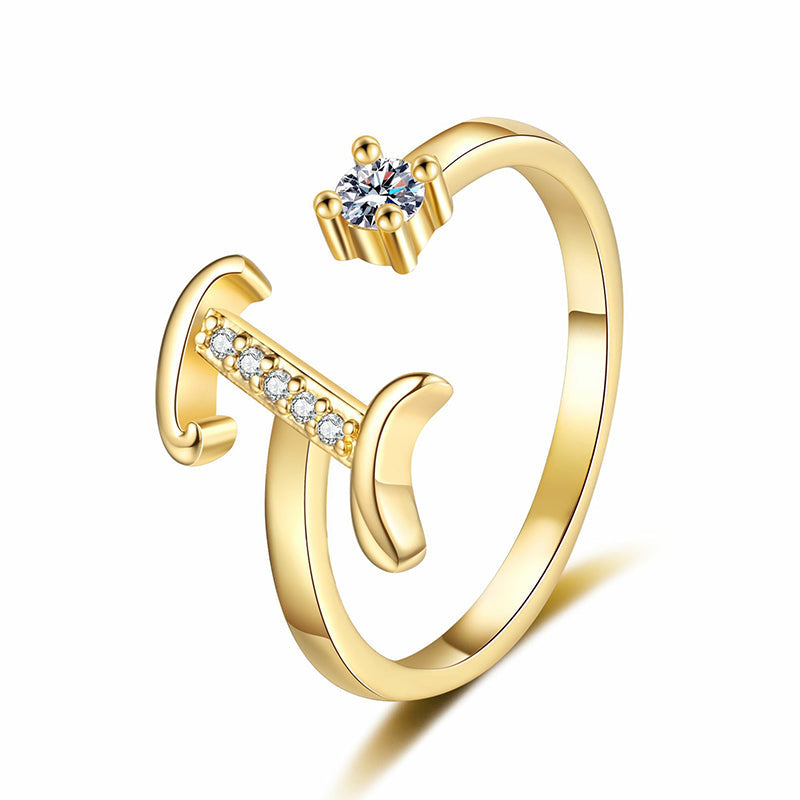 Anillo Lumévara™ de Corazón con Inicial – Personalizado y Elegante