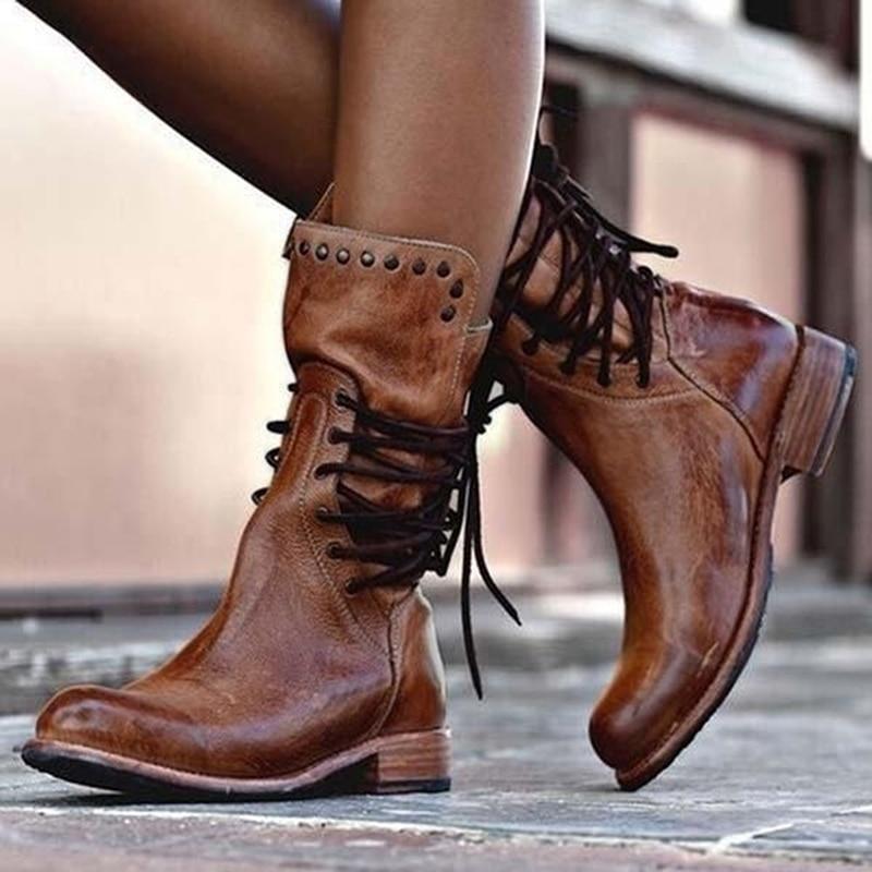 Camille | Botines Media Pierna con Tachuelas Vintage