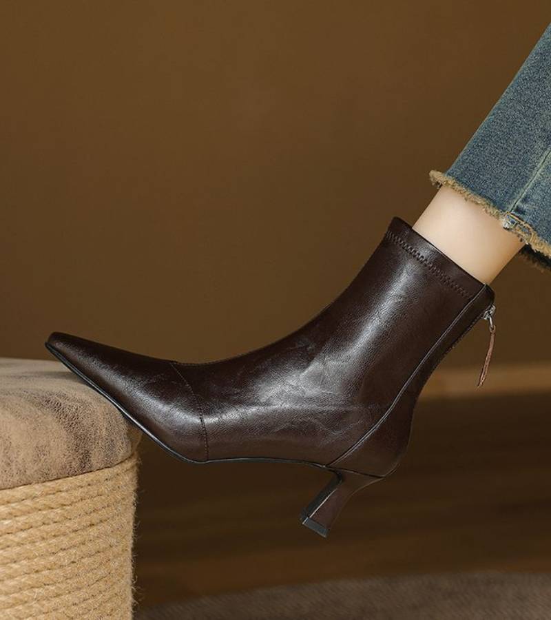 | Bottines en cuero a talon elegante