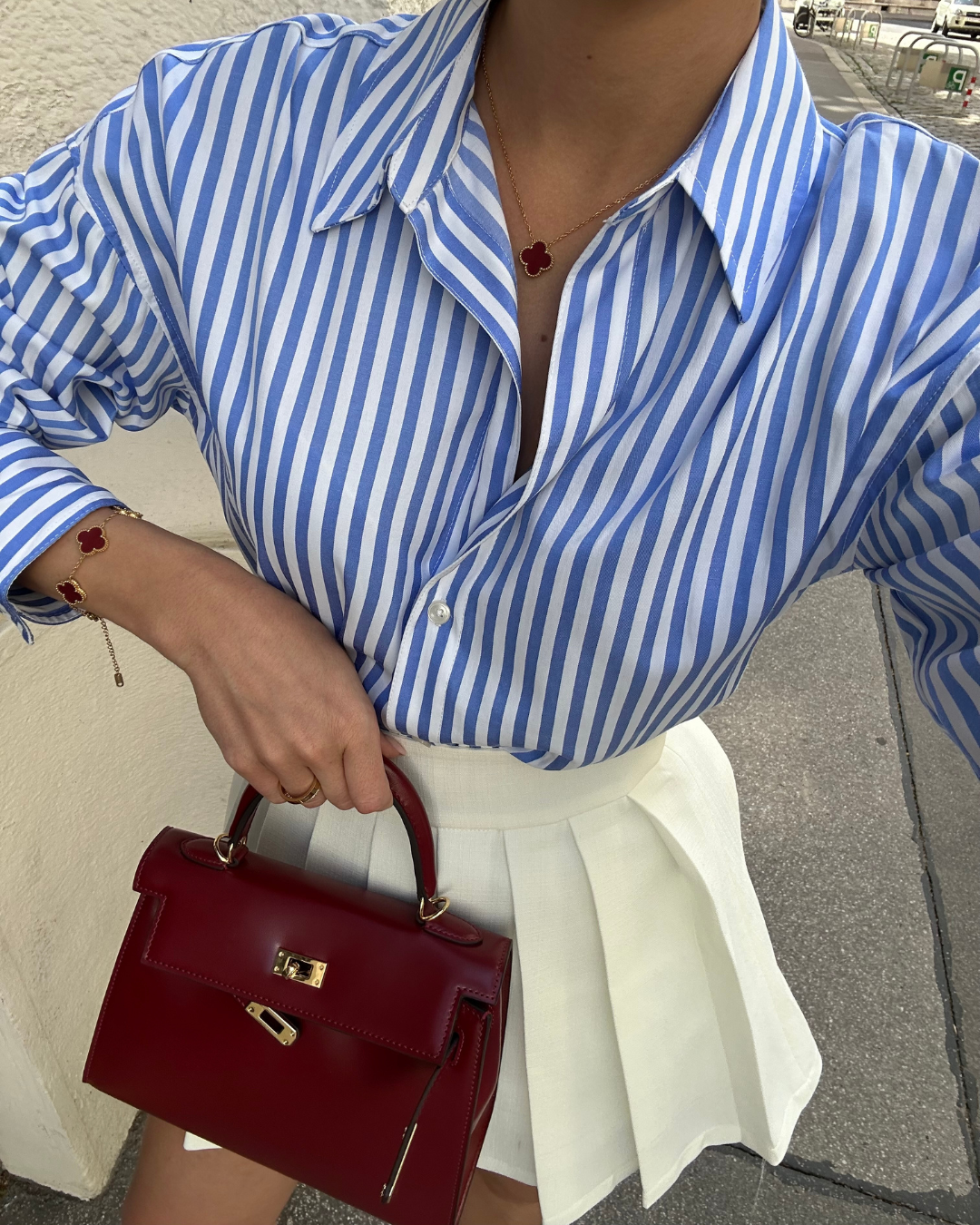 Mini bolso de piel burdeos elegante