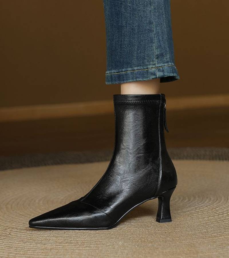 | Bottines en cuero a talon elegante
