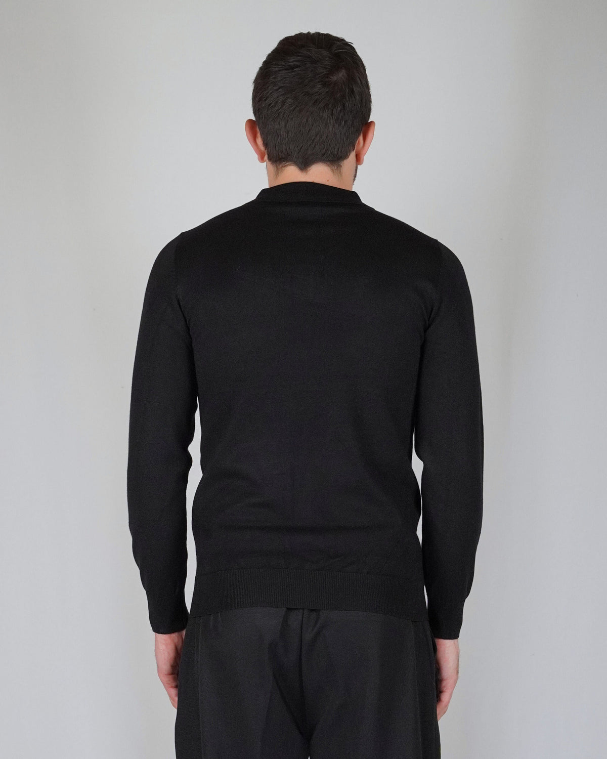 Ricardus – Polo Manga Larga Hombre Negro de Punto Elegante