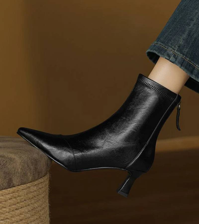 | Bottines en cuero a talon elegante