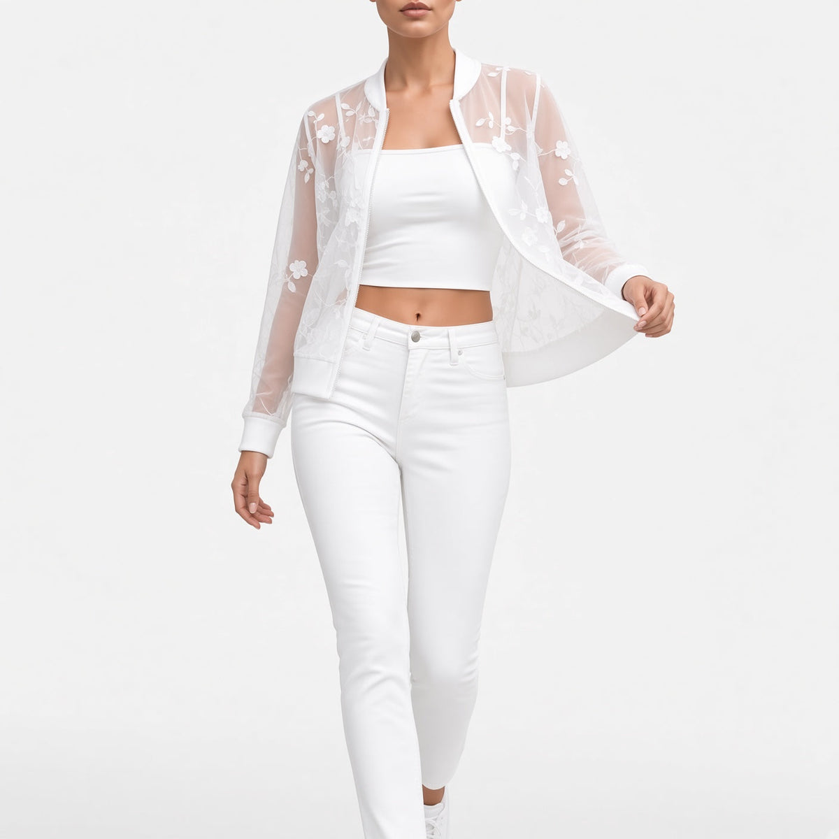 Chaqueta Aveloria™ Transparente Bordada – Elegancia Delicada