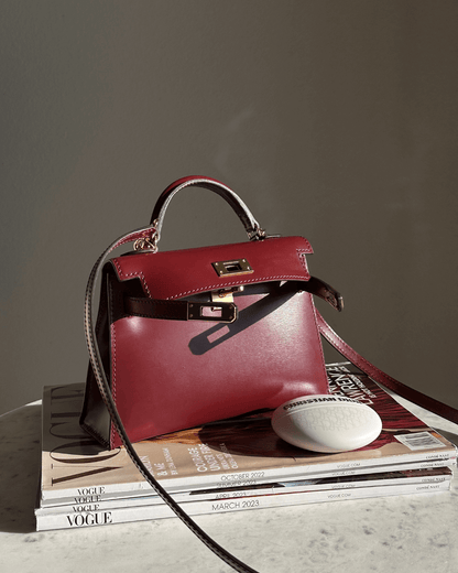 Mini bolso de piel burdeos elegante
