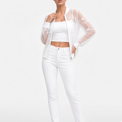 Chaqueta Aveloria™ Transparente Bordada – Elegancia Delicada