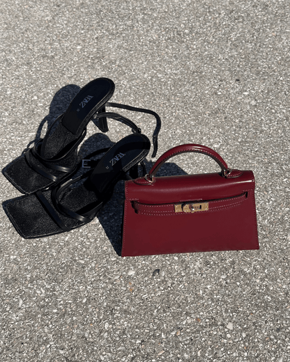 Mini bolso de piel burdeos elegante