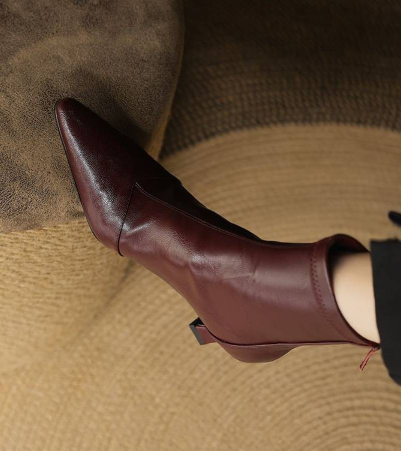 | Bottines en cuero a talon elegante