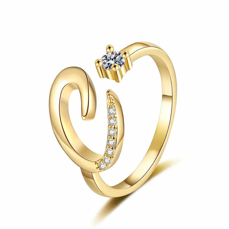 Anillo Lumévara™ de Corazón con Inicial – Personalizado y Elegante