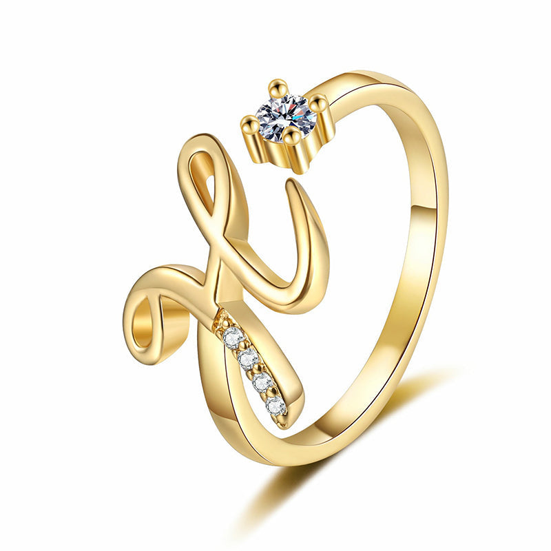 Anillo Lumévara™ de Corazón con Inicial – Personalizado y Elegante
