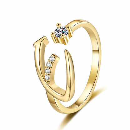 Anillo Lumévara™ de Corazón con Inicial – Personalizado y Elegante