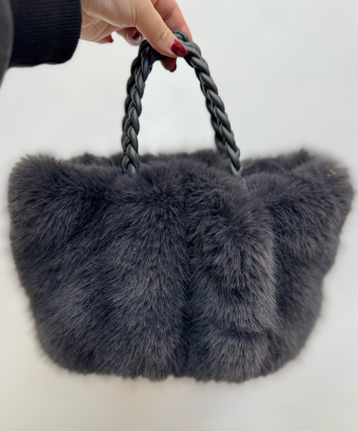 Daniela – Bolso Cubo de Diseño Contemporáneo y Gran Capacidad