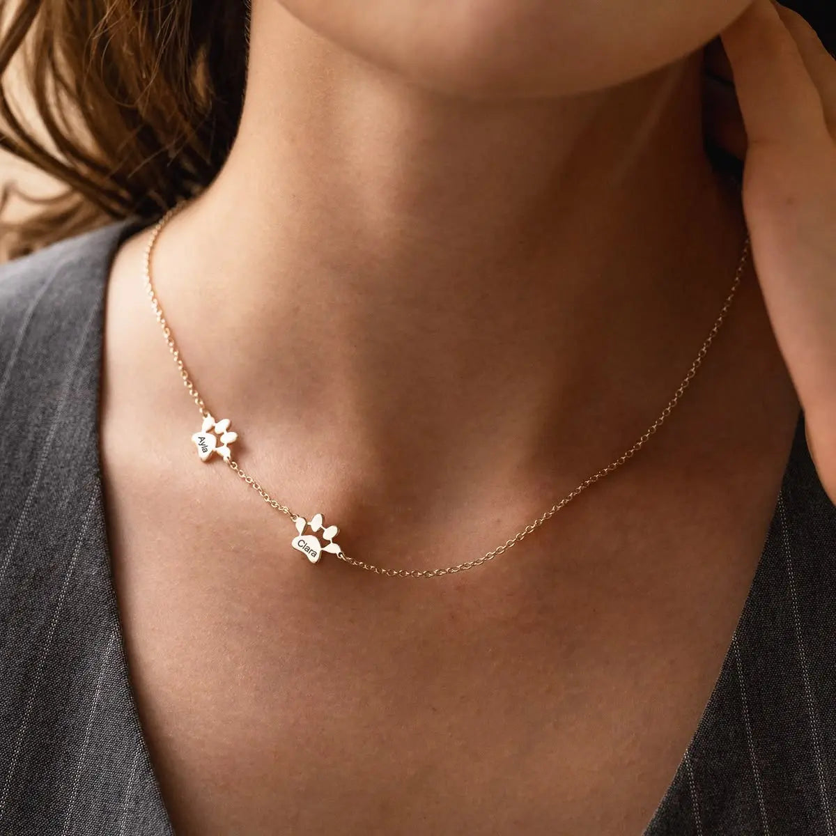 Collar de Nombre con Huellas Personalizado – Huellas Separadas