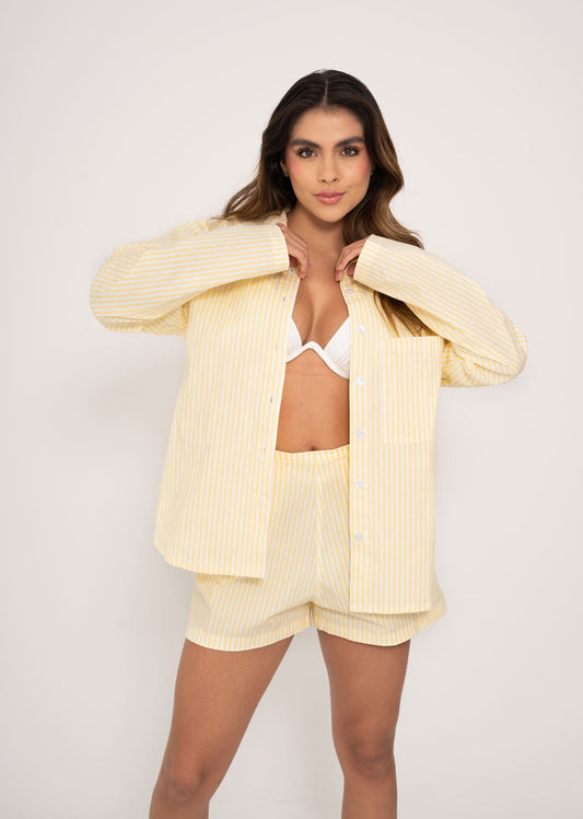 Conjunto de verano a rayas con encanto francés