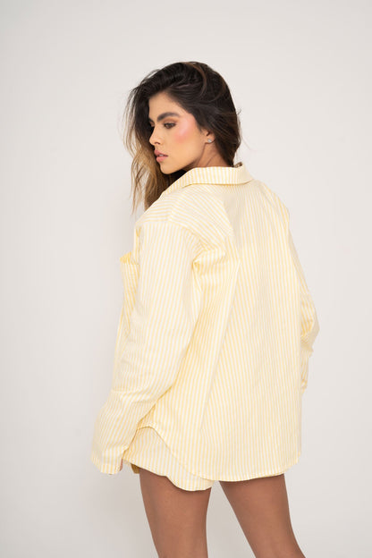 Conjunto de verano a rayas con encanto francés