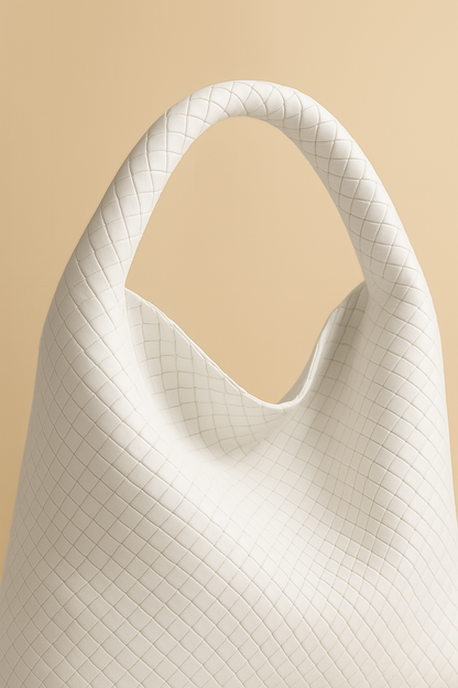 Cristina – Bolso Cubo de Línea Suave y Acabado Cuidado