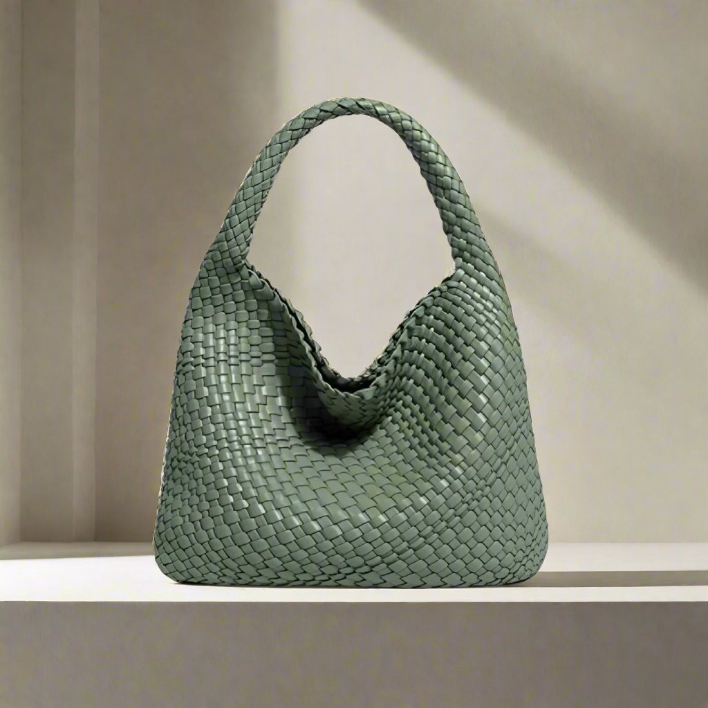 Cristina – Bolso Cubo de Línea Suave y Acabado Cuidado