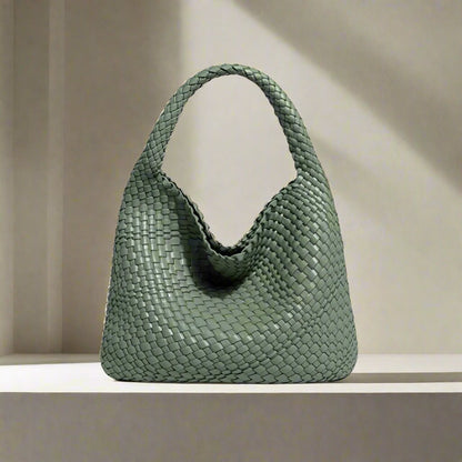 Cristina – Bolso Cubo de Línea Suave y Acabado Cuidado