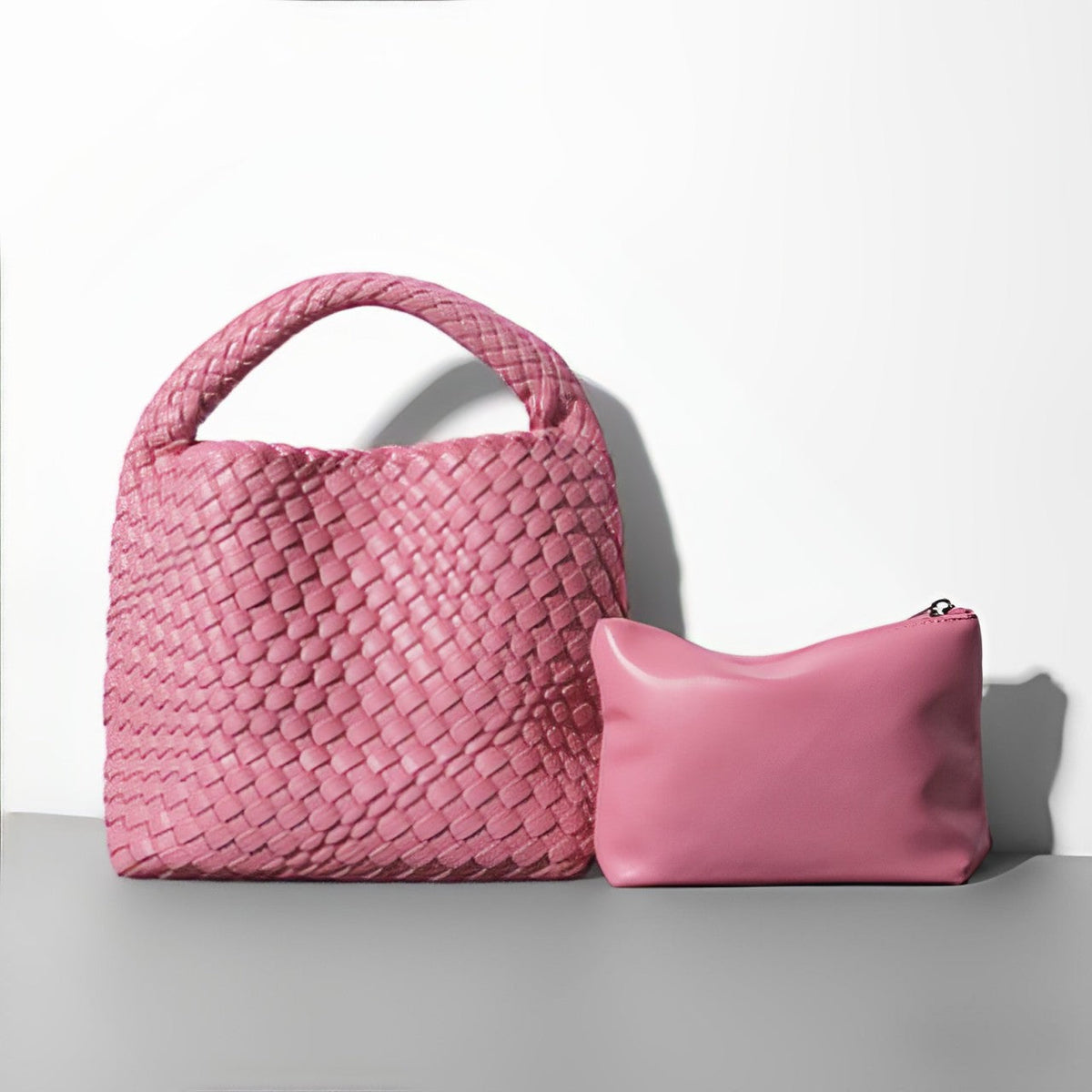 Cristina – Bolso Cubo de Línea Suave y Acabado Cuidado