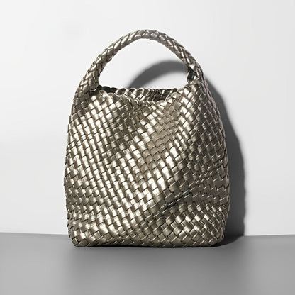 Cristina – Bolso Cubo de Línea Suave y Acabado Cuidado