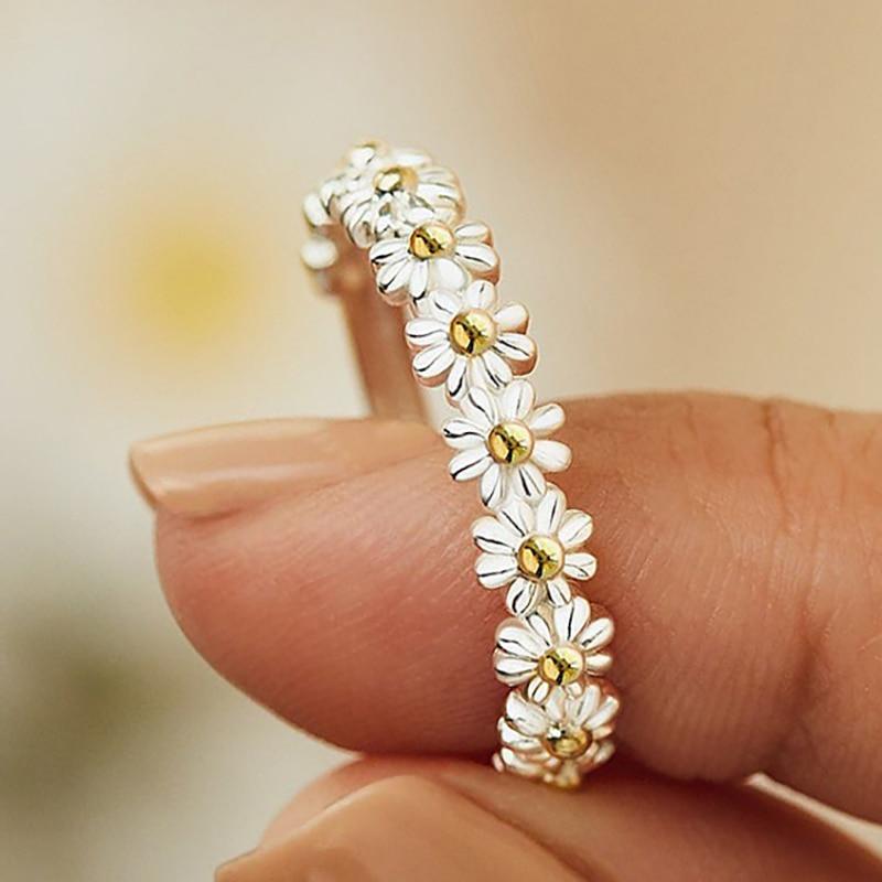 ANILLO REGULABLE DE PLATA CON MARGARITA