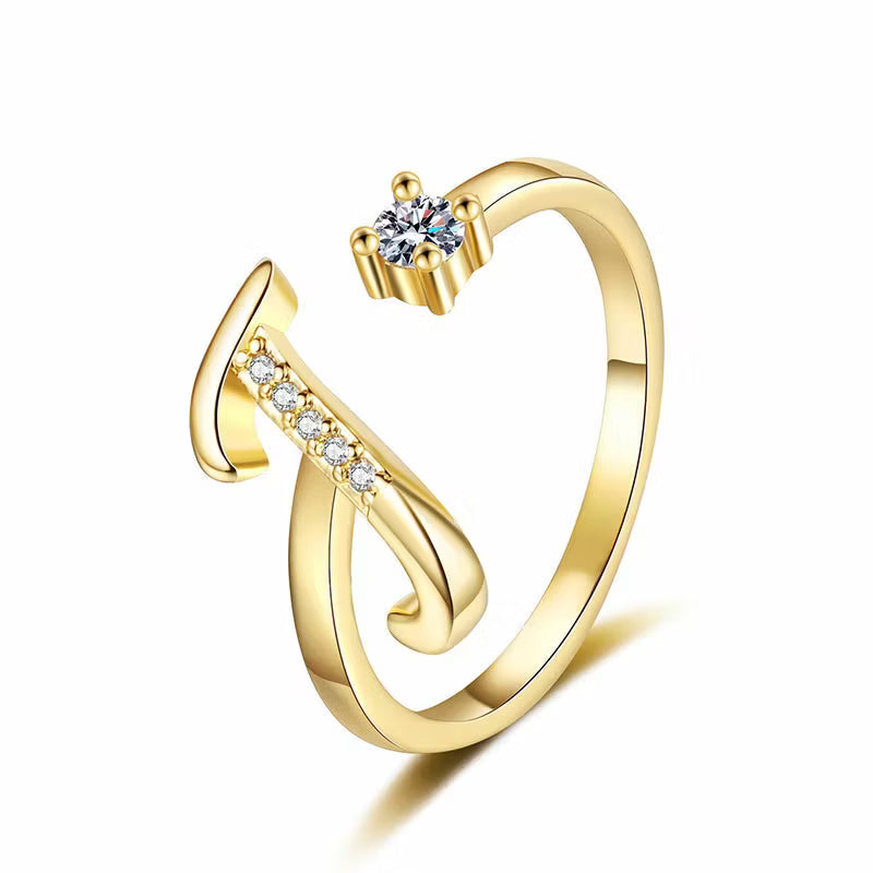 Anillo Lumévara™ de Corazón con Inicial – Personalizado y Elegante