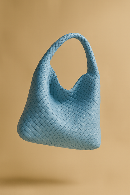 Cristina – Bolso Cubo de Línea Suave y Acabado Cuidado