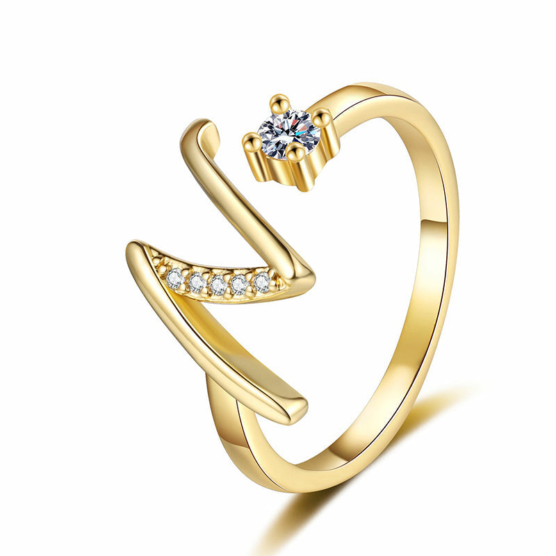 Anillo Lumévara™ de Corazón con Inicial – Personalizado y Elegante