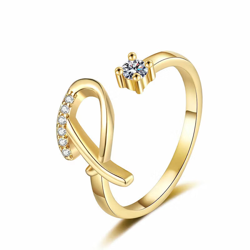 Anillo Lumévara™ de Corazón con Inicial – Personalizado y Elegante