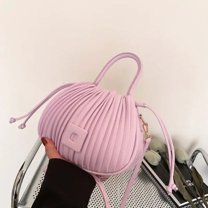 Domitilla – Elegante Bolso Cubo para un Estilo Sofisticado