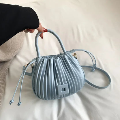 Domitilla – Elegante Bolso Cubo para un Estilo Sofisticado