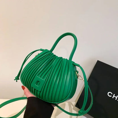 Domitilla – Elegante Bolso Cubo para un Estilo Sofisticado