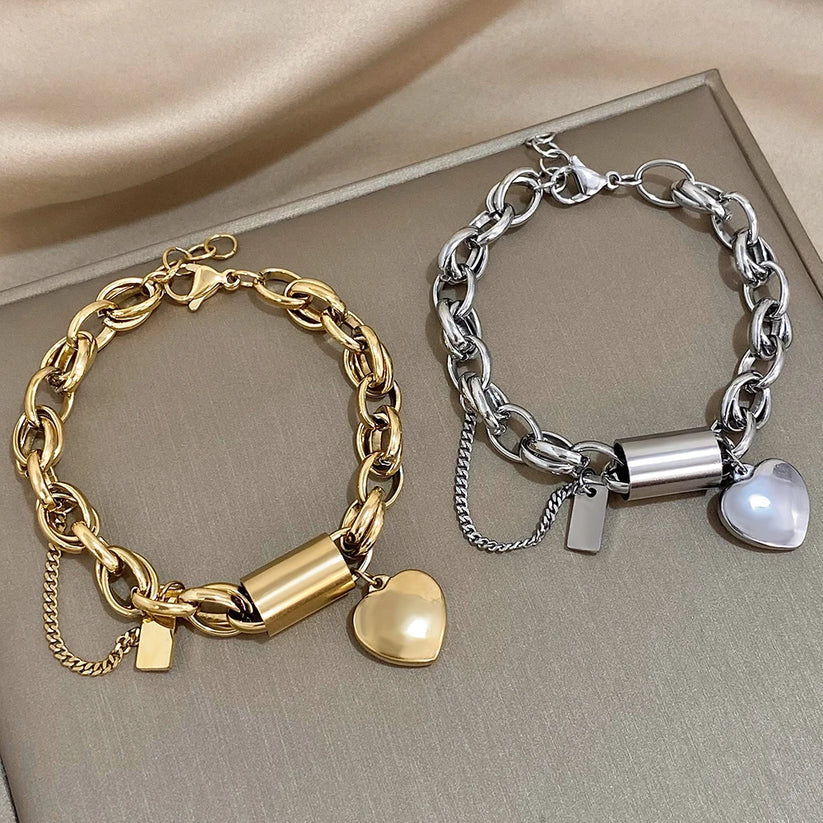 Pulsera Gruesa de Corazón Dorado