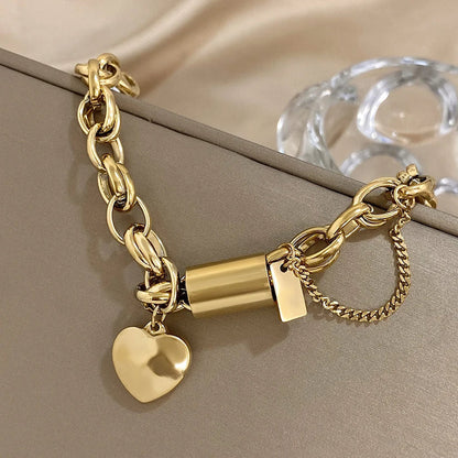 Pulsera Gruesa de Corazón Dorado