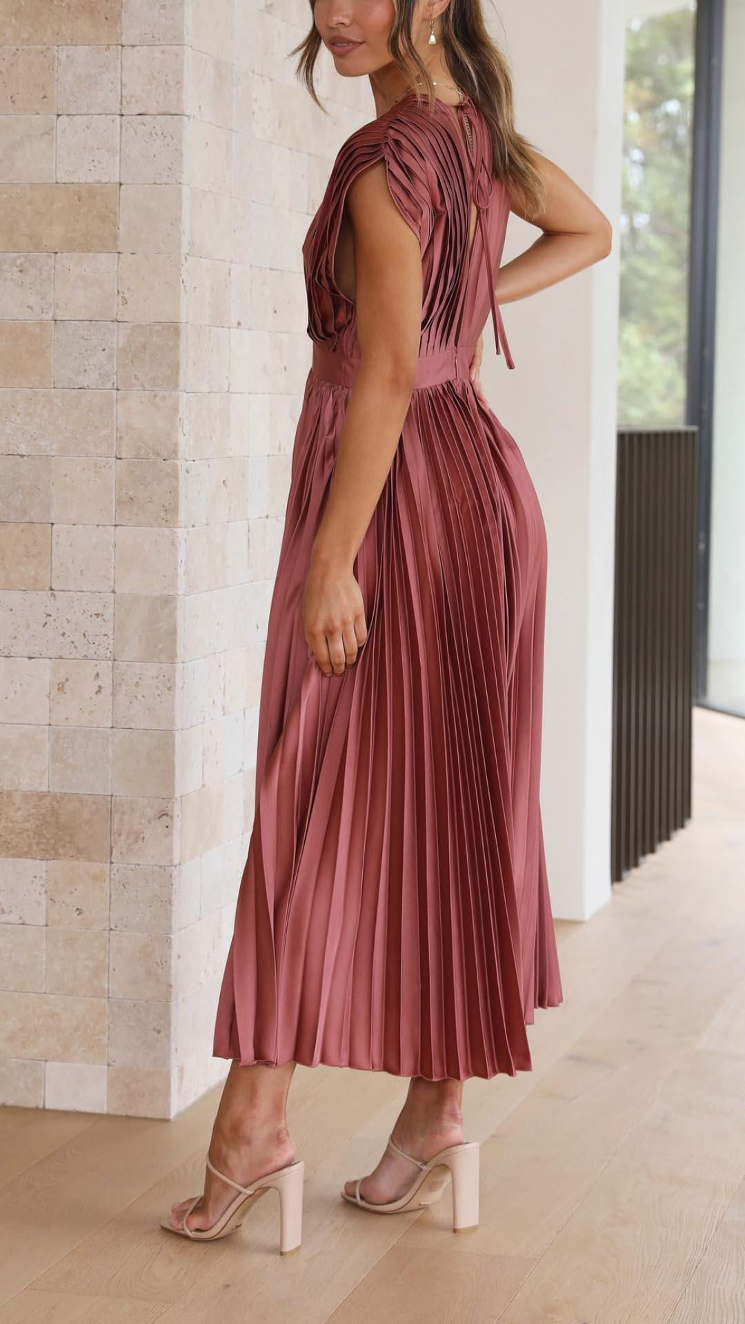 | Robe Élégante en Plis