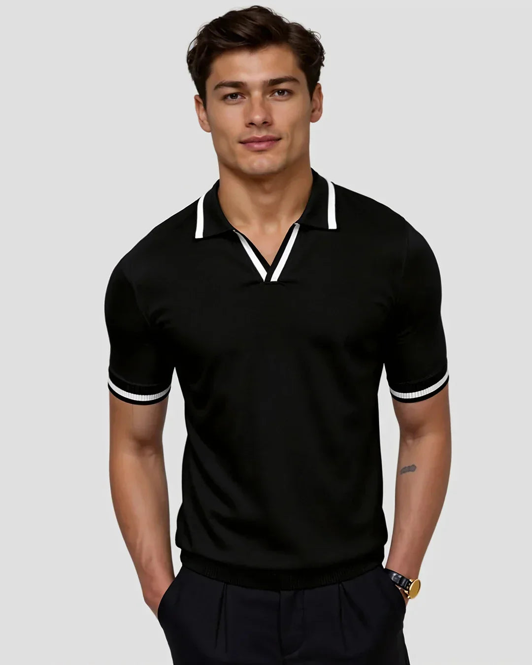 | POLO SUR MESURE EN PIQUÉ AVEC DÉTAILS CONTRASTANTS