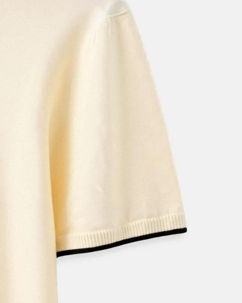 | POLO SUR MESURE EN PIQUÉ AVEC DÉTAILS CONTRASTANTS