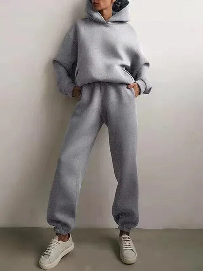 Isabella – Conjunto Sudadera con Capucha de Color Liso