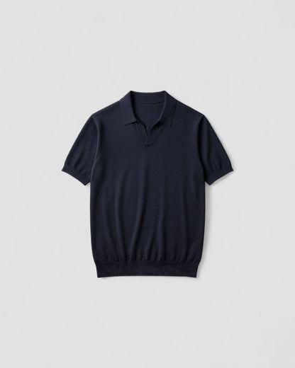 Conjunto de Camiseta Azul Marino y Pantalones Gris Claro