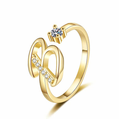Anillo Lumévara™ de Corazón con Inicial – Personalizado y Elegante
