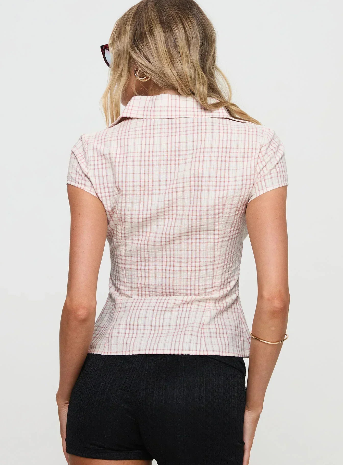 Camisa entallada de manga corta