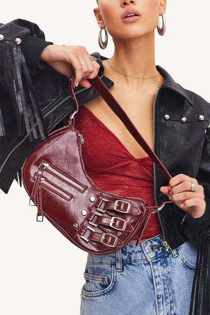 Debora – Bolso Baguette con Hebillas Decorativas y Cierre Zip