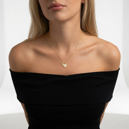 Élisara™ — Collar Corazón Personalizado Elegancia Eterna