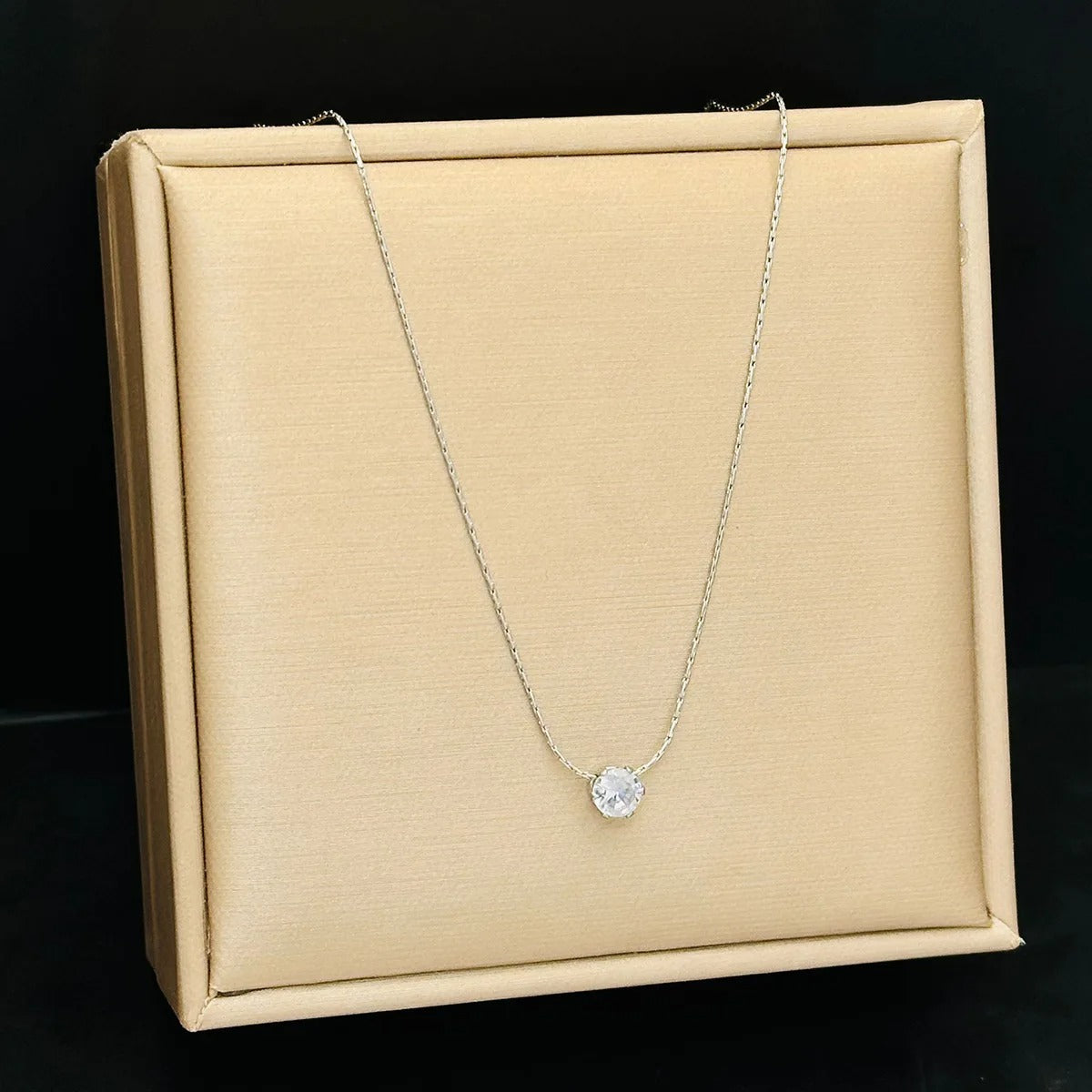 | COLLIER EN PIERRES DE MOISSANITE