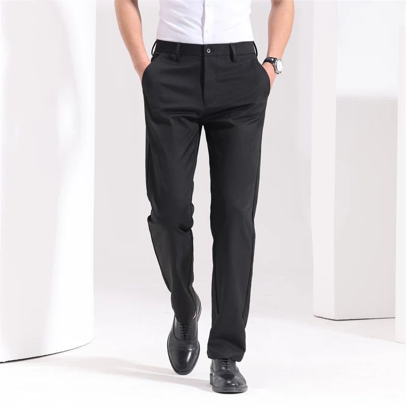 Conjunto de Camisa Negra y Pantalones Negros