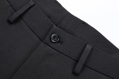 Conjunto de Camisa Negra y Pantalones Negros