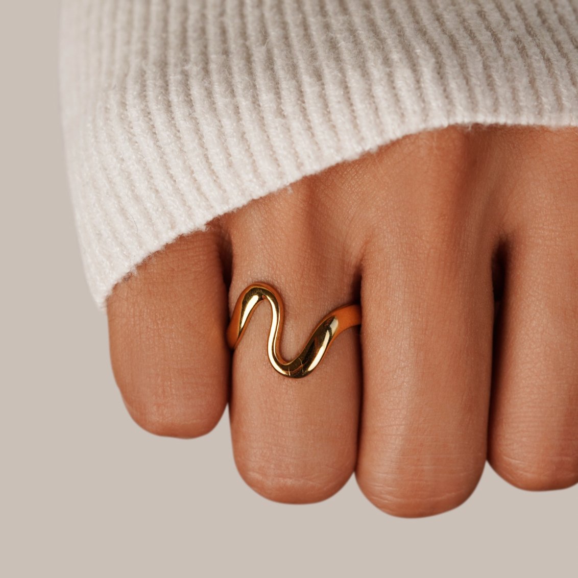 ANILLO ONDA DORATA